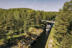 Kauniita kanavia risteilyllä. Beautiful canals on a cruise.