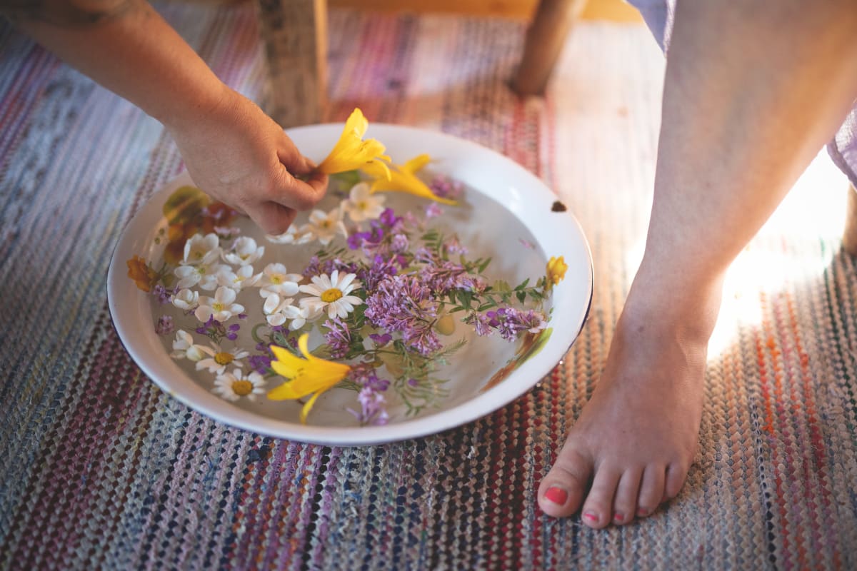 Foot Bath Ceremony for groups | Visit Finland