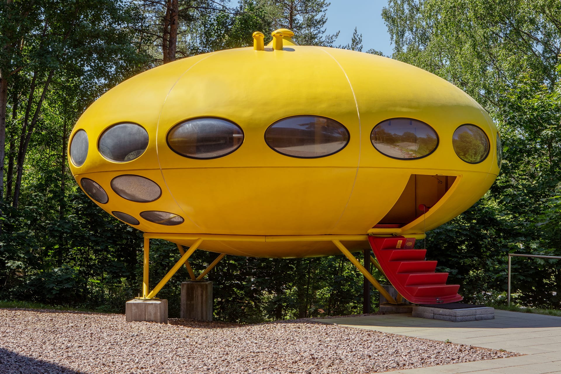 futuro-house-no-001-visit-finland