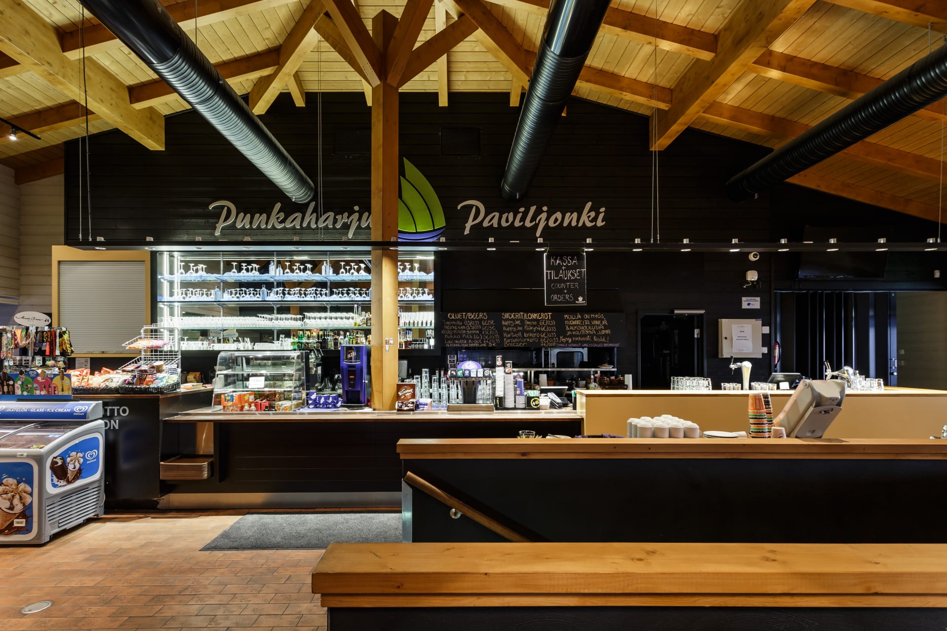 Restaurant Paviljonki on the shore of lake Saimaa pizza Finland