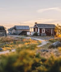 Huts in Maakalla island