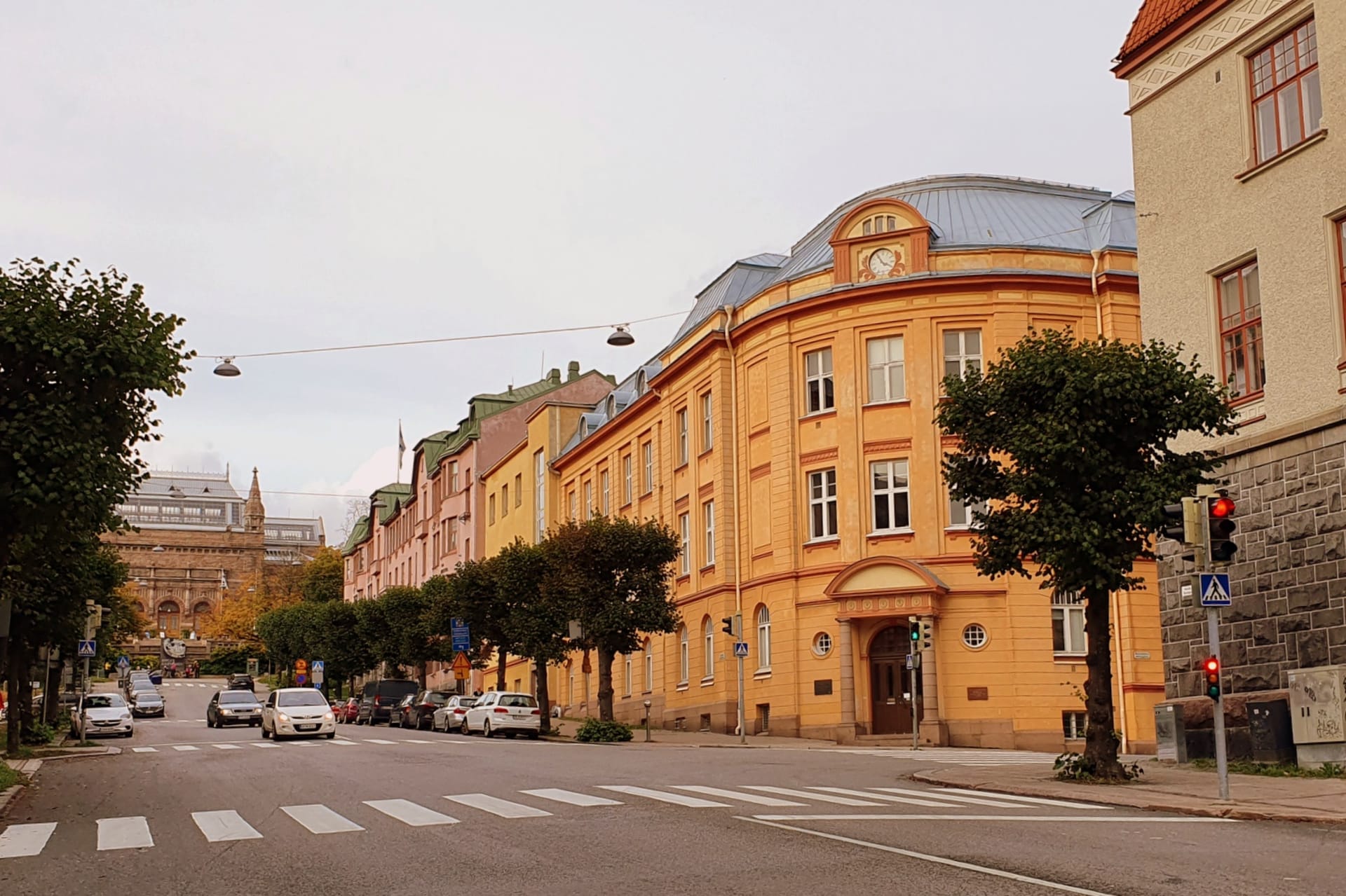 Along the Aurakatu Street