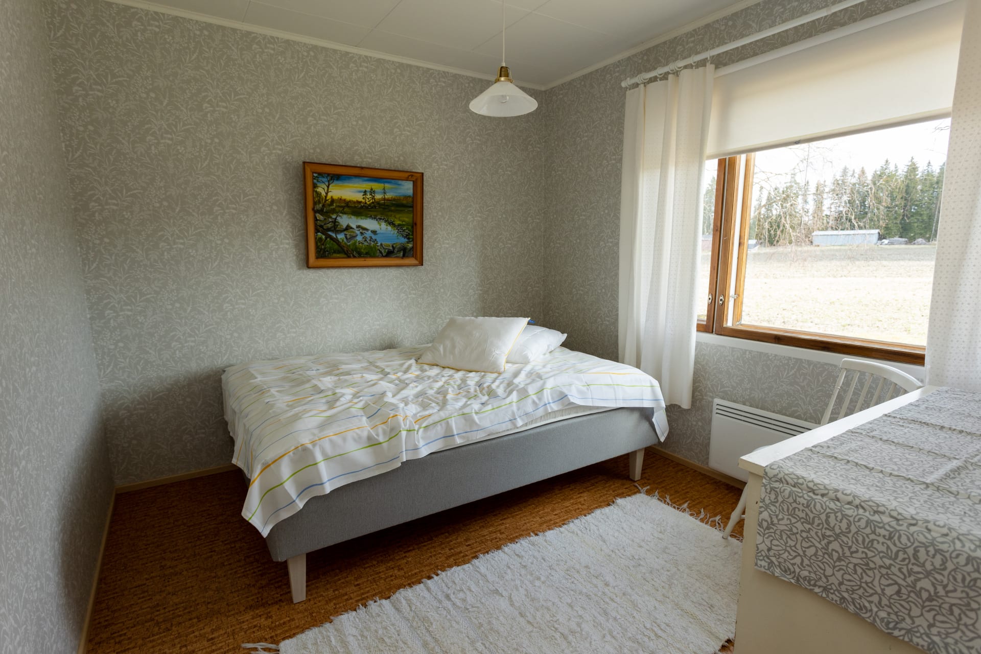 Makuuhuone 2 - 140 cm leveä sänky