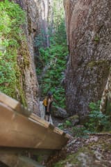 Polulla ja onkalossa on muutama jyrkkä nousu ja lasku.